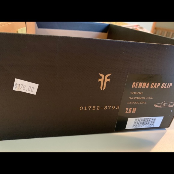 Frye slip on sneakers - perfect condition - Picture 4 of 4